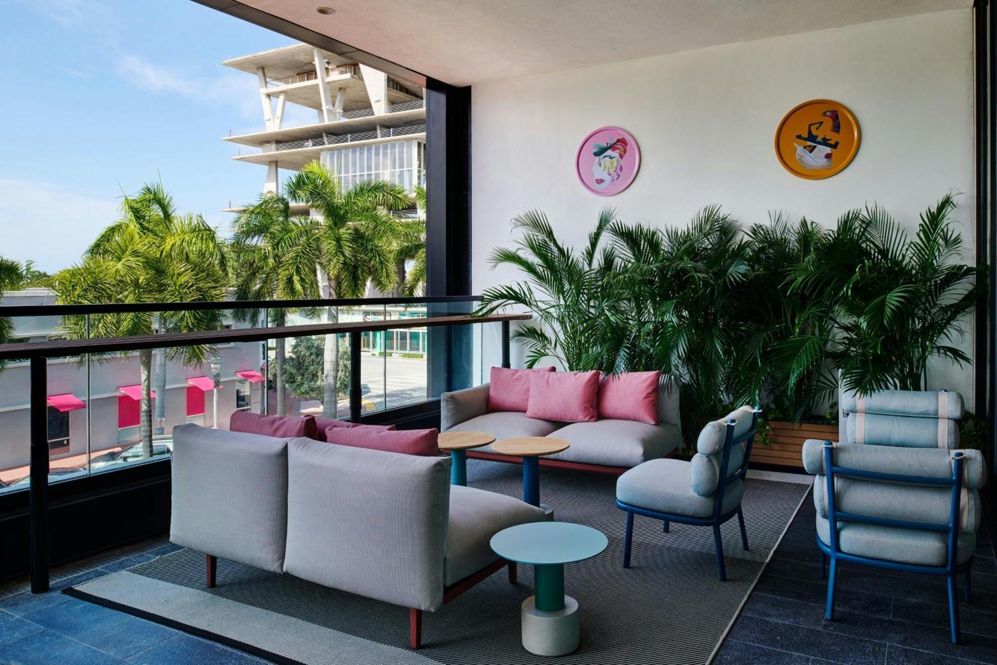 CitizenM Miami South Beach | Rooftop Pool & Art Deco Style